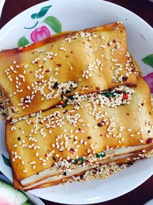 川味小吃三绝 凉拌鲫鱼、伤心豆腐干与鸡肉零食